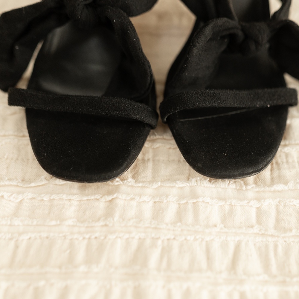 Women’s Express Black Suede Bowtie Slip On Sandals size 8 - Picture 3 of 11